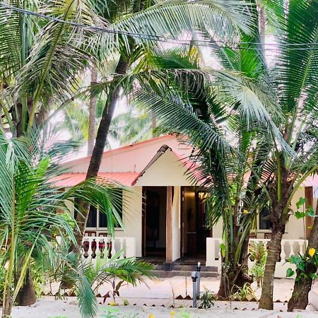 Chique Shanti Resort Mandrem Exterior photo