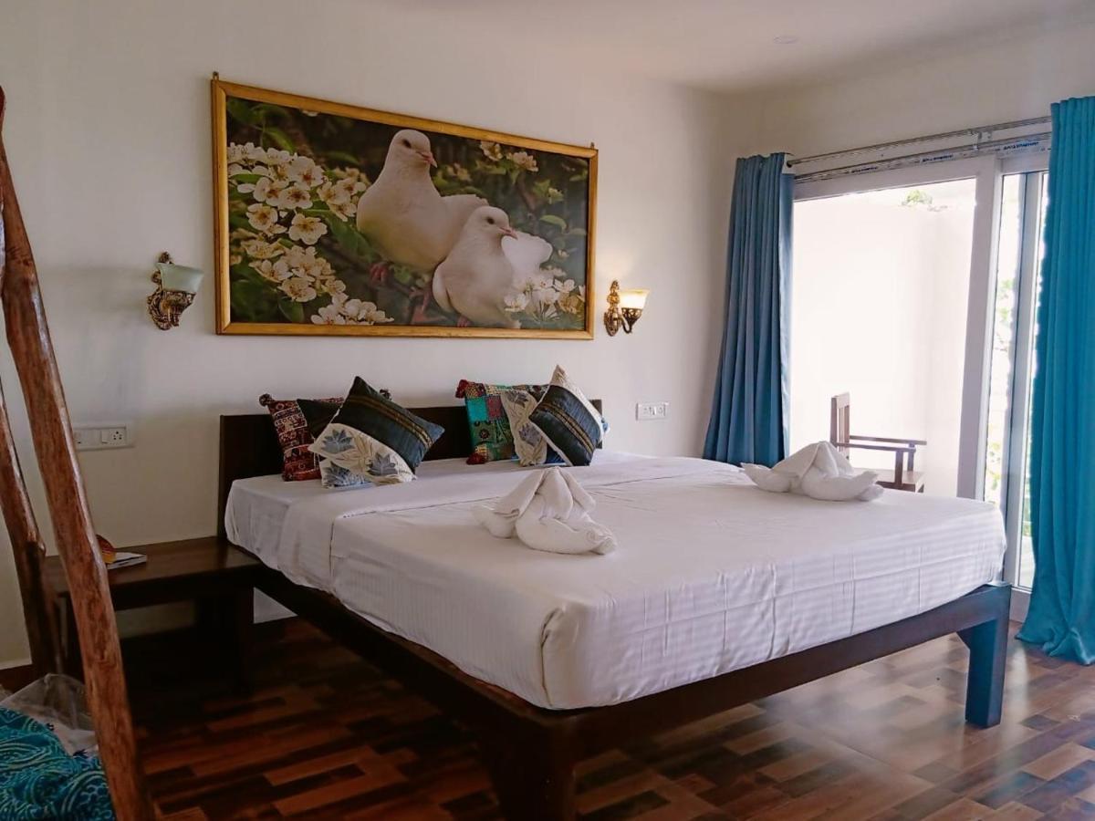 Chique Shanti Resort Mandrem Exterior photo