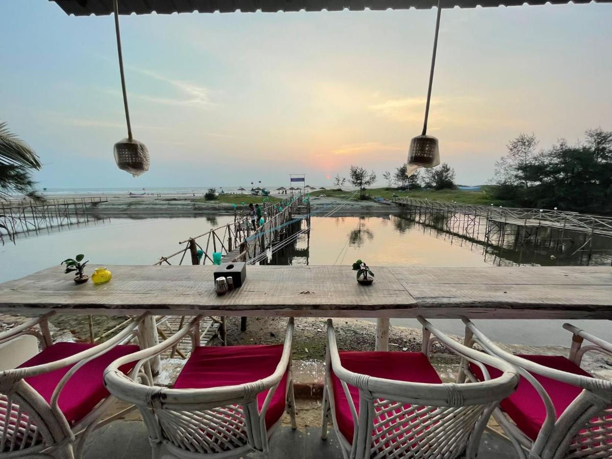 Chique Shanti Resort Mandrem Exterior photo