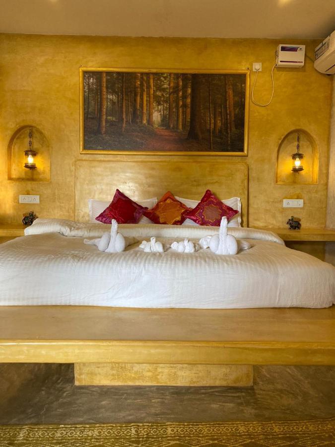 Chique Shanti Resort Mandrem Exterior photo