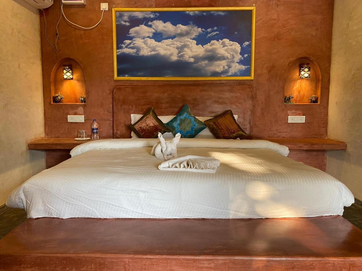Chique Shanti Resort Mandrem Exterior photo