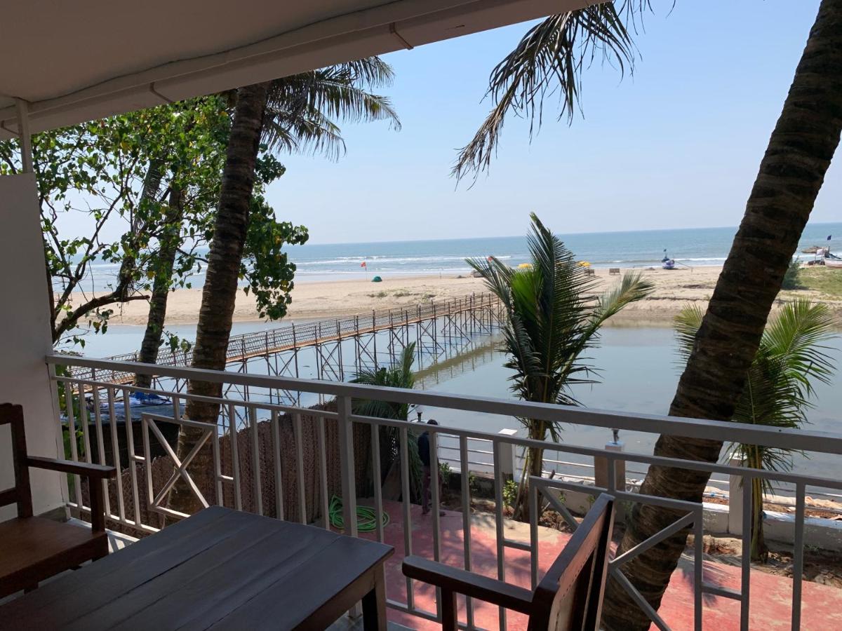 Chique Shanti Resort Mandrem Exterior photo