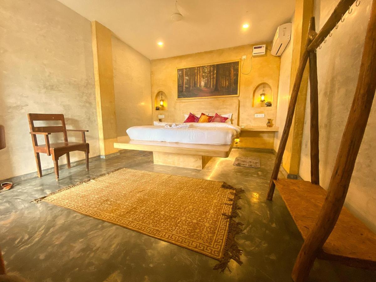 Chique Shanti Resort Mandrem Exterior photo