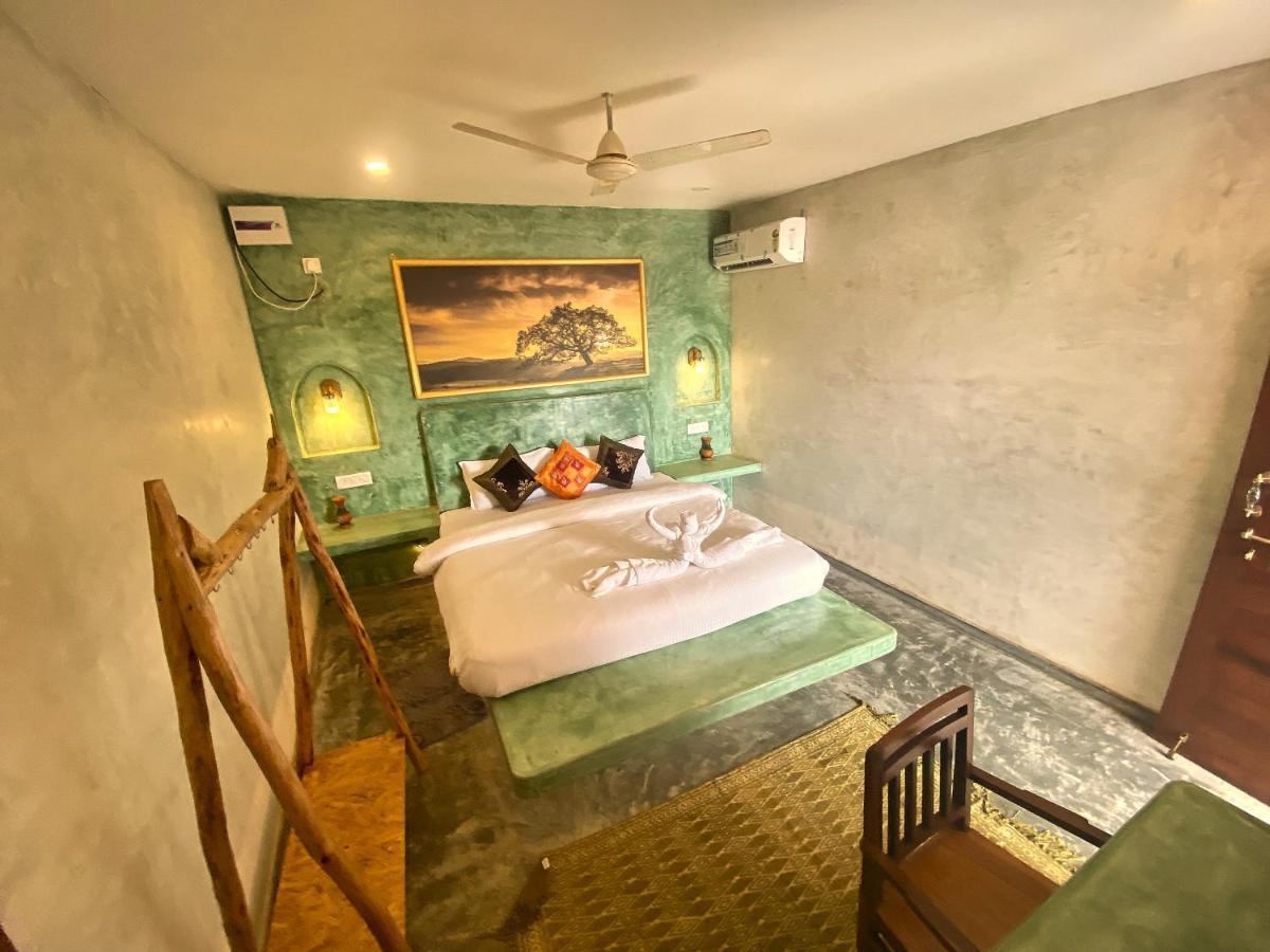 Chique Shanti Resort Mandrem Exterior photo