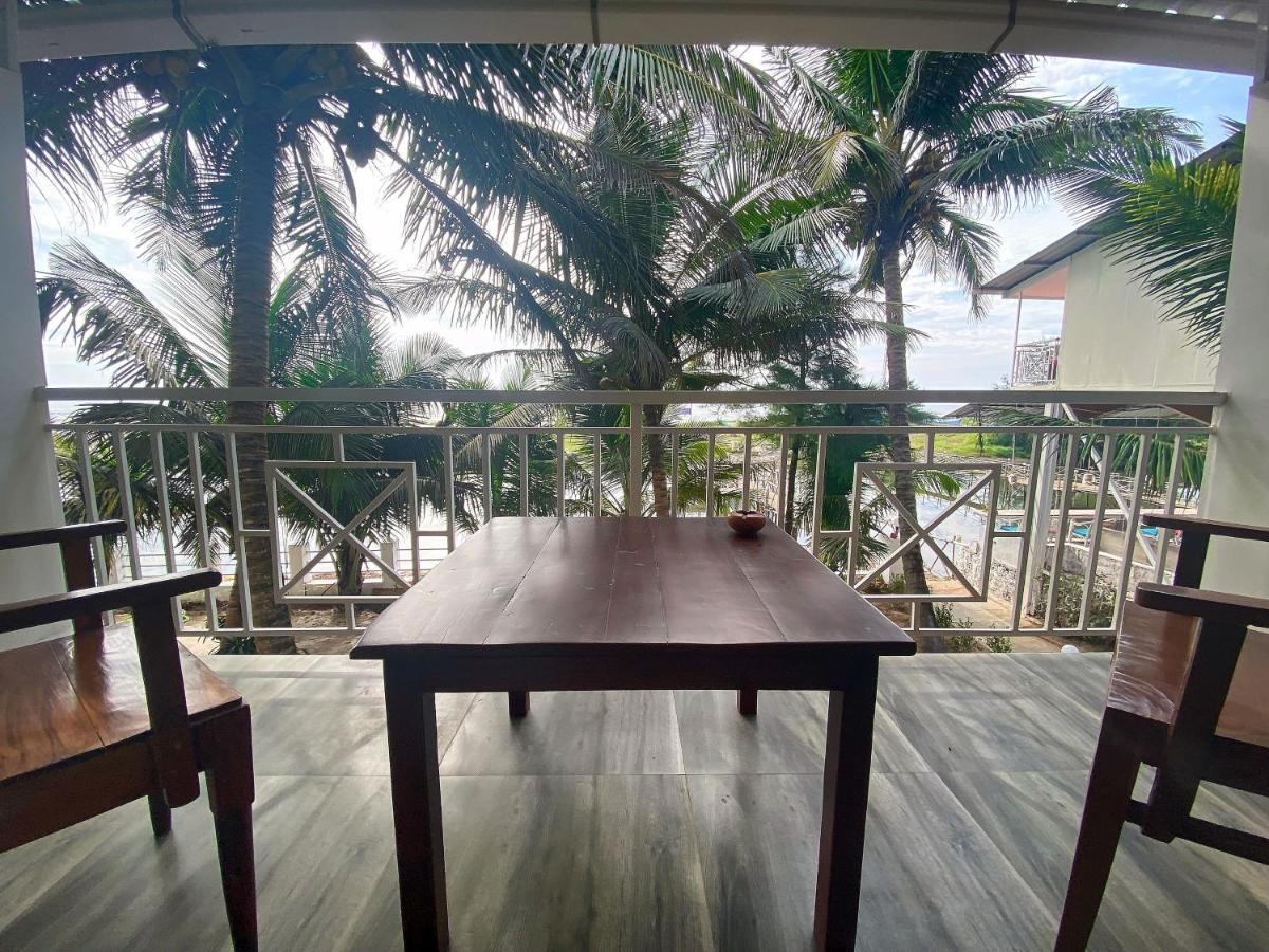 Chique Shanti Resort Mandrem Exterior photo