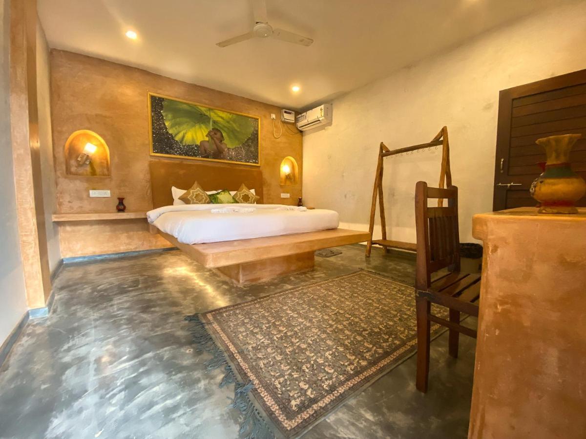 Chique Shanti Resort Mandrem Exterior photo