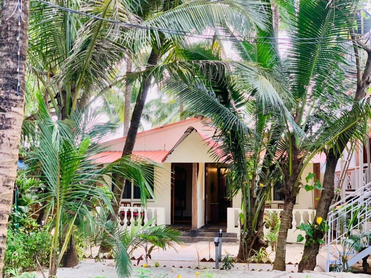 Chique Shanti Resort Mandrem Exterior photo